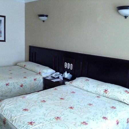 Hotel Real De Uruapan Uruapan  ภายนอก รูปภาพ