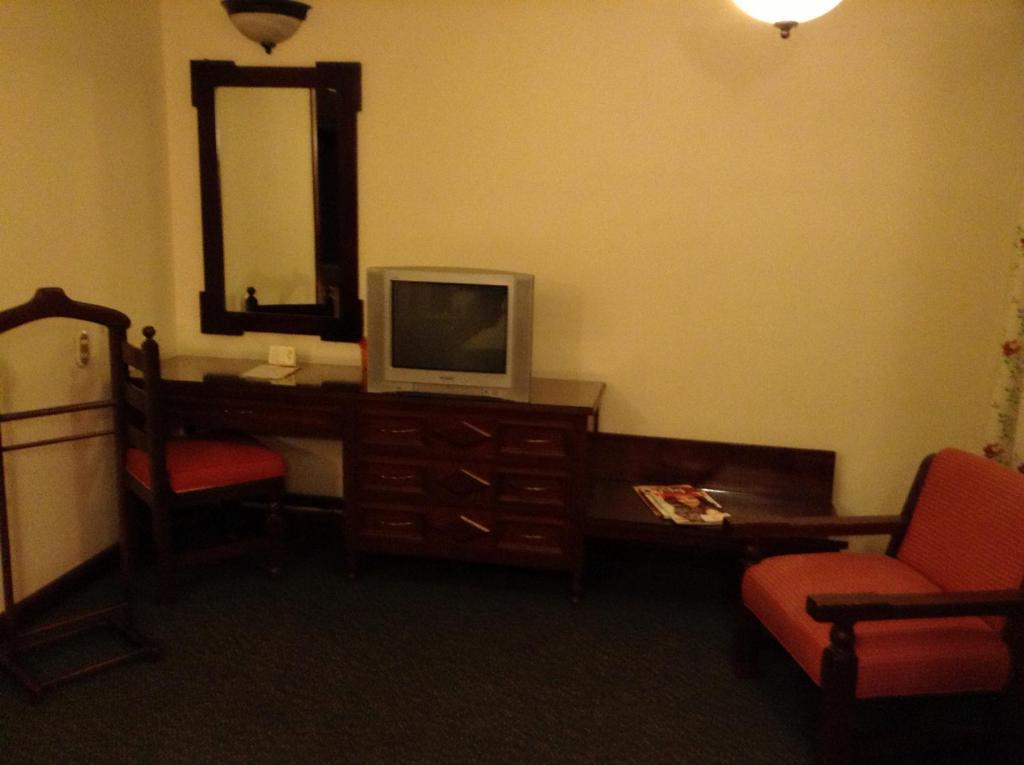 Hotel Real De Uruapan Uruapan  ภายนอก รูปภาพ
