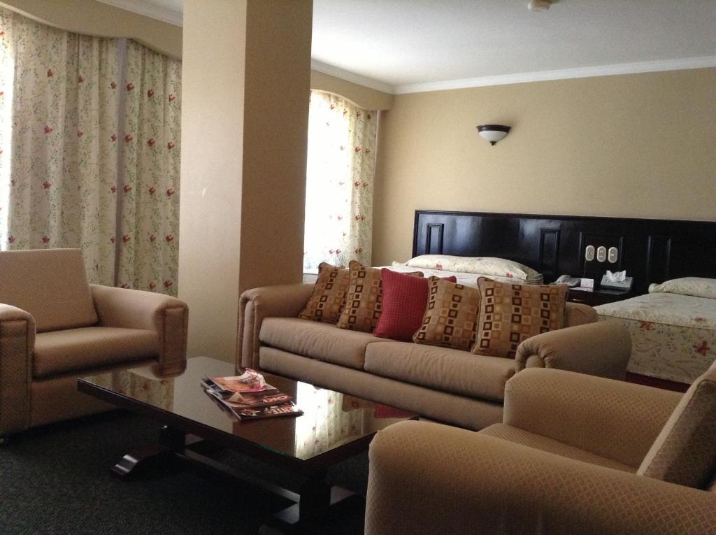 Hotel Real De Uruapan Uruapan  ภายนอก รูปภาพ